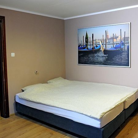 Korona Hostel Elblag Buitenkant foto